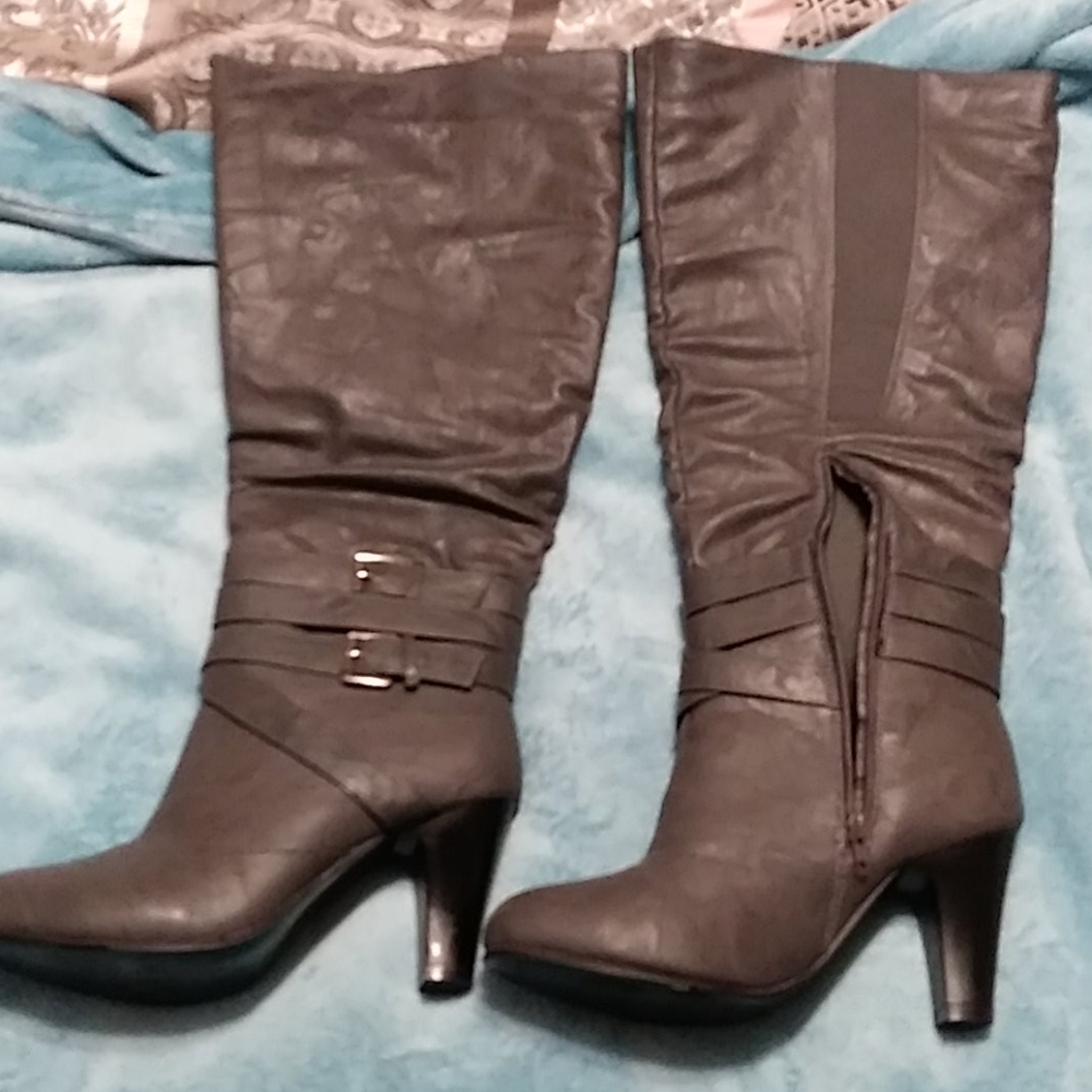 Twisted High heel boots